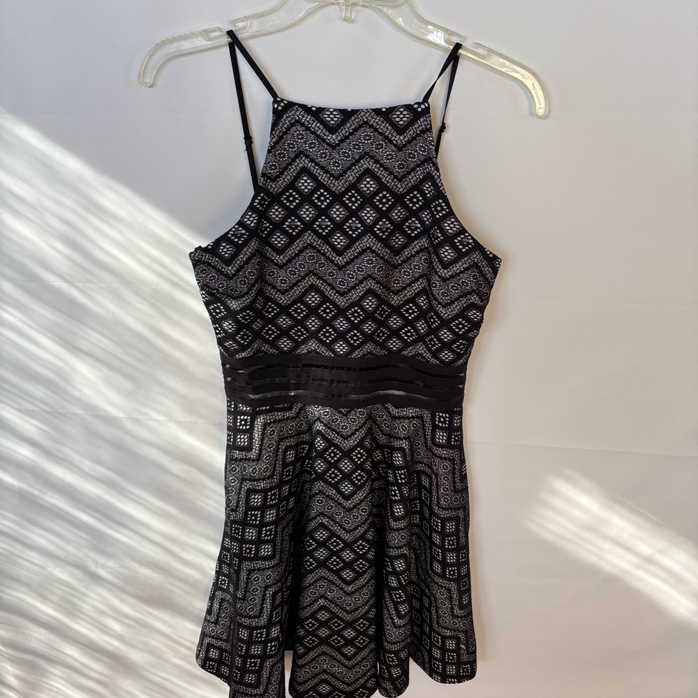 City Studio Geometric Black and White Mini Dress. Size 7. INV25/411